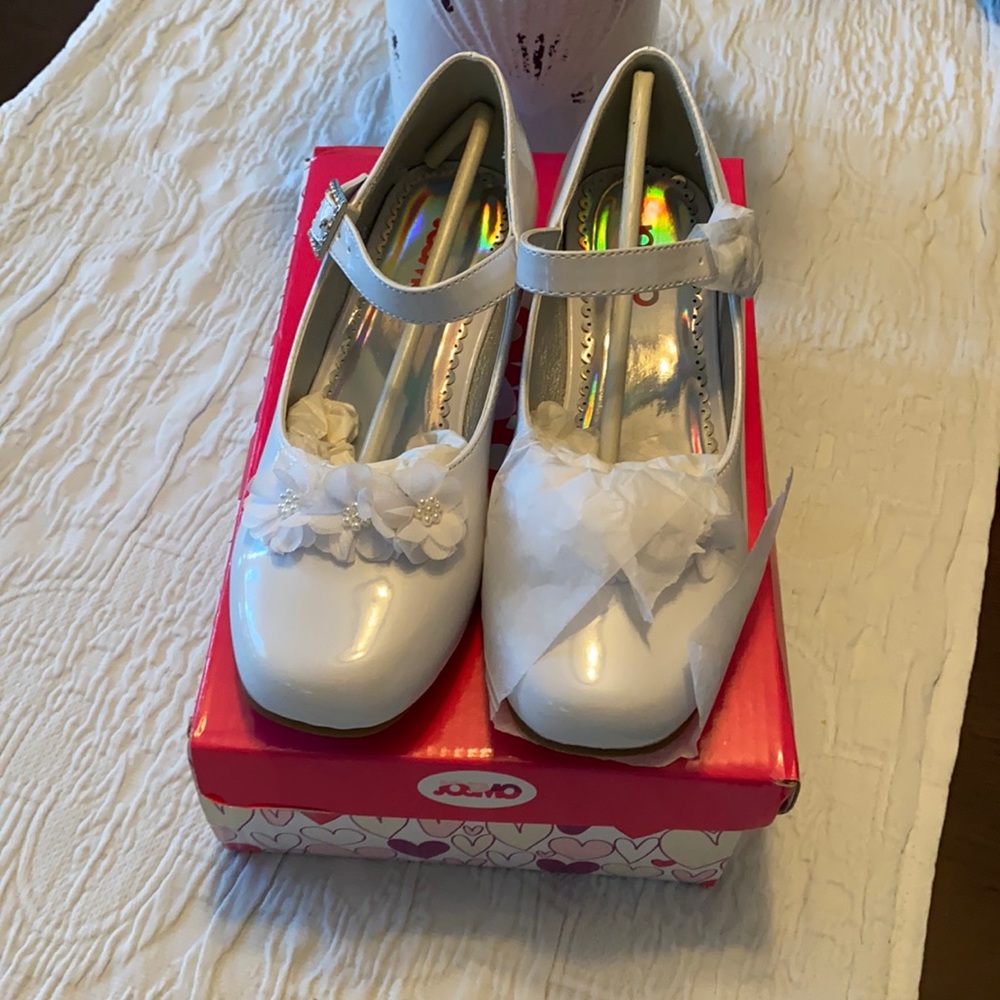 NEW Girls Josmo Size 2 White Patent Leather Shoes